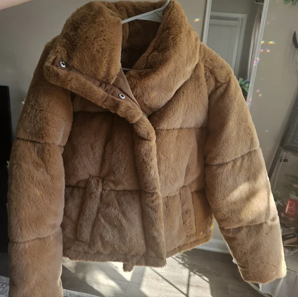 NWT Abercrombie & Fitch Faux Fur Mini Puffer Jacket - Picture 1 of 7